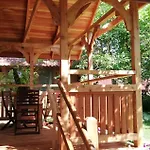 Marina Bajana אכסניה