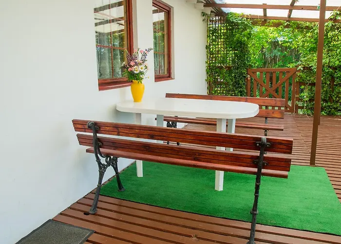 Marina Bajana Lodge *